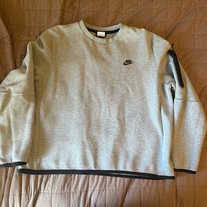 Nike tech fleece crew neck XL